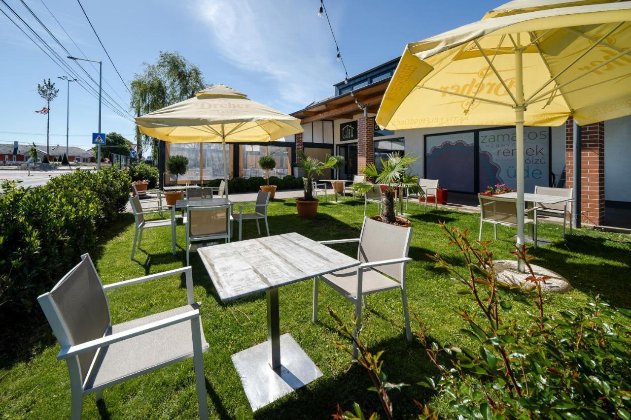 Pipacs Panir & Grill Garden Vendeghaz Ξενοδοχείο Győrújbarát Εξωτερικό φωτογραφία